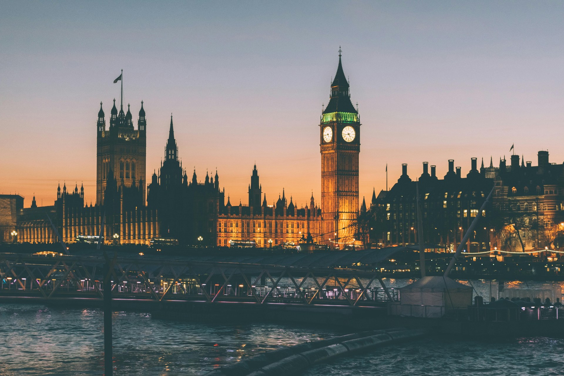 Best Time to Book New York to London Flights (2026)